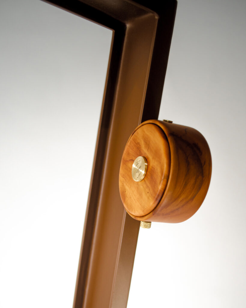 Detail of the magnetic wireless lamp